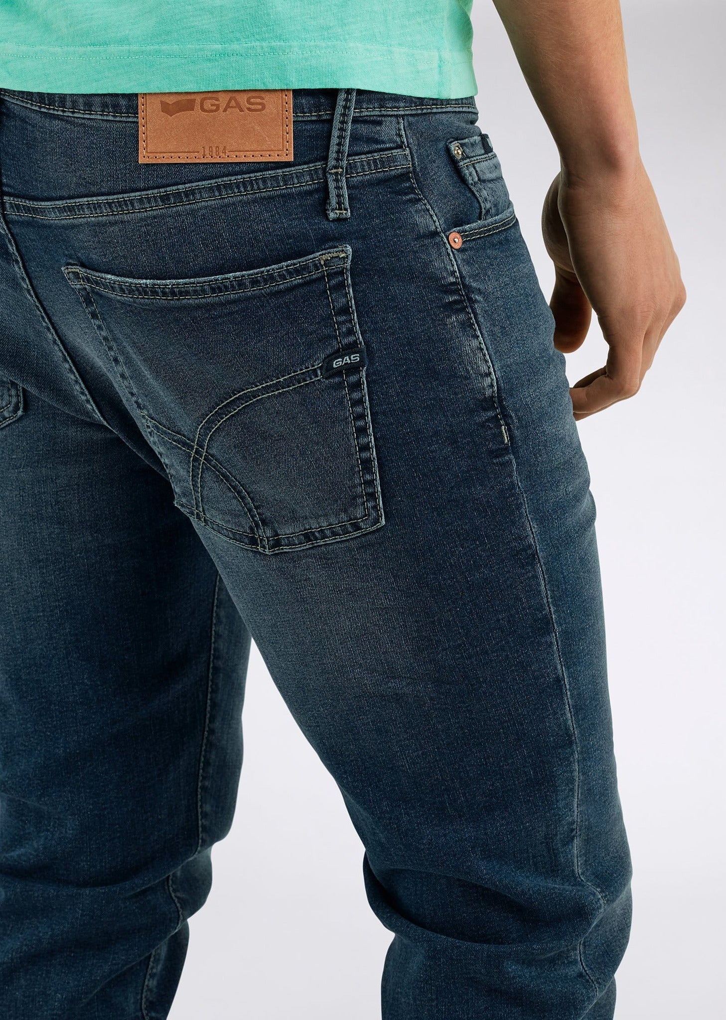35145003078932_09MD-SAX-ZIP-REV_012_gas_jeans_05535_denim_3.jpg?v=1785780551
