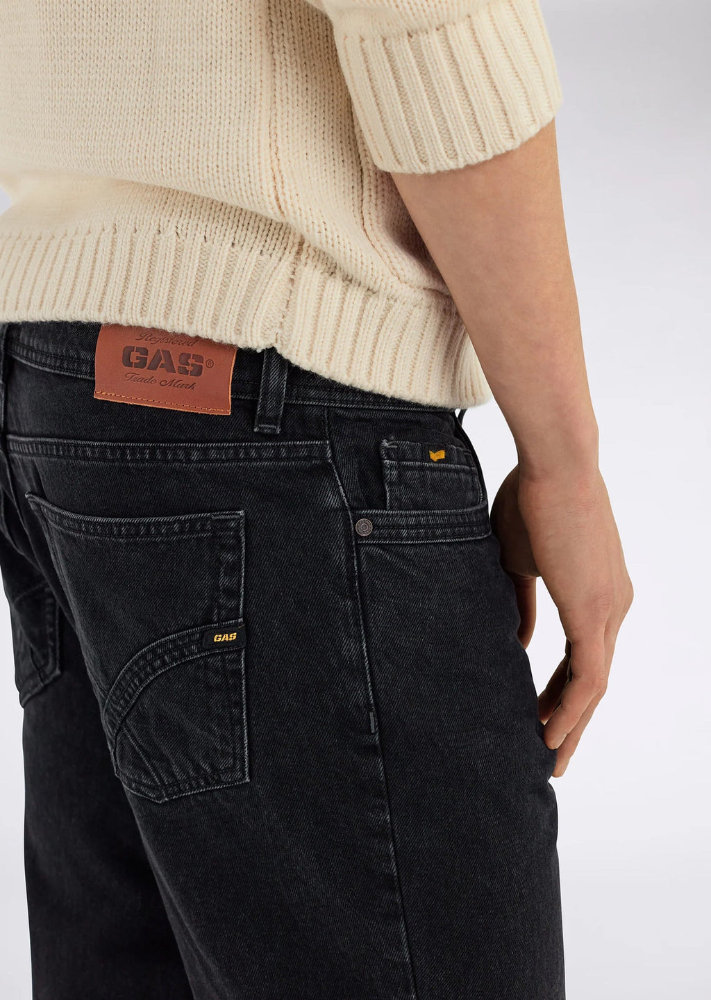 351854030155_65BD-TAR_gas_jeans_05539_nero_3.jpg?v=1785780550