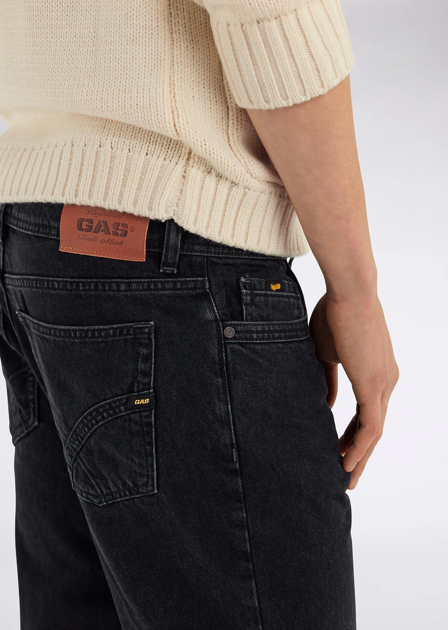 351854030155_65BD-TAR_gas_jeans_05539_nero_3.jpg?v=1785780550