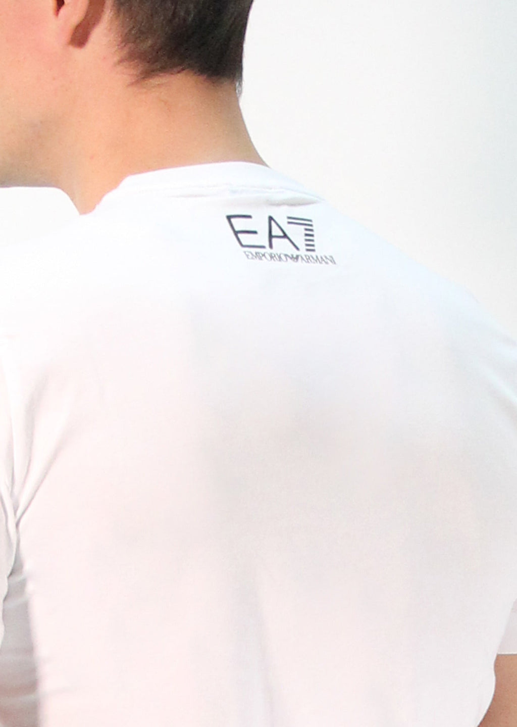 3HPT08_PJ03Z_1100_EA7_EMPORIO_ARMANI_00726_BIANCO_2.jpg?v=1776792594