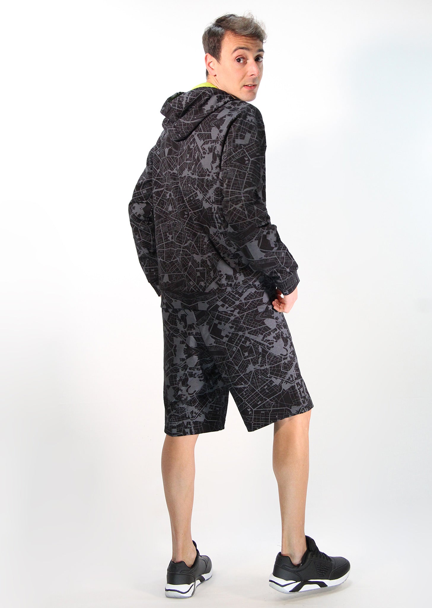 3KPM40_PJA5Z_2202_ea7_emporio_armani_01532_nero_4.jpg?v=1779436699