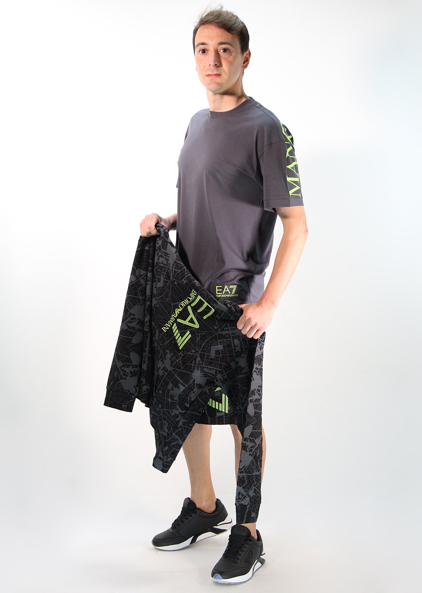 3KPT58_PJ02Z_1994_ea7_emporio_armani_01524_grigio_3.jpg?v=1779474517