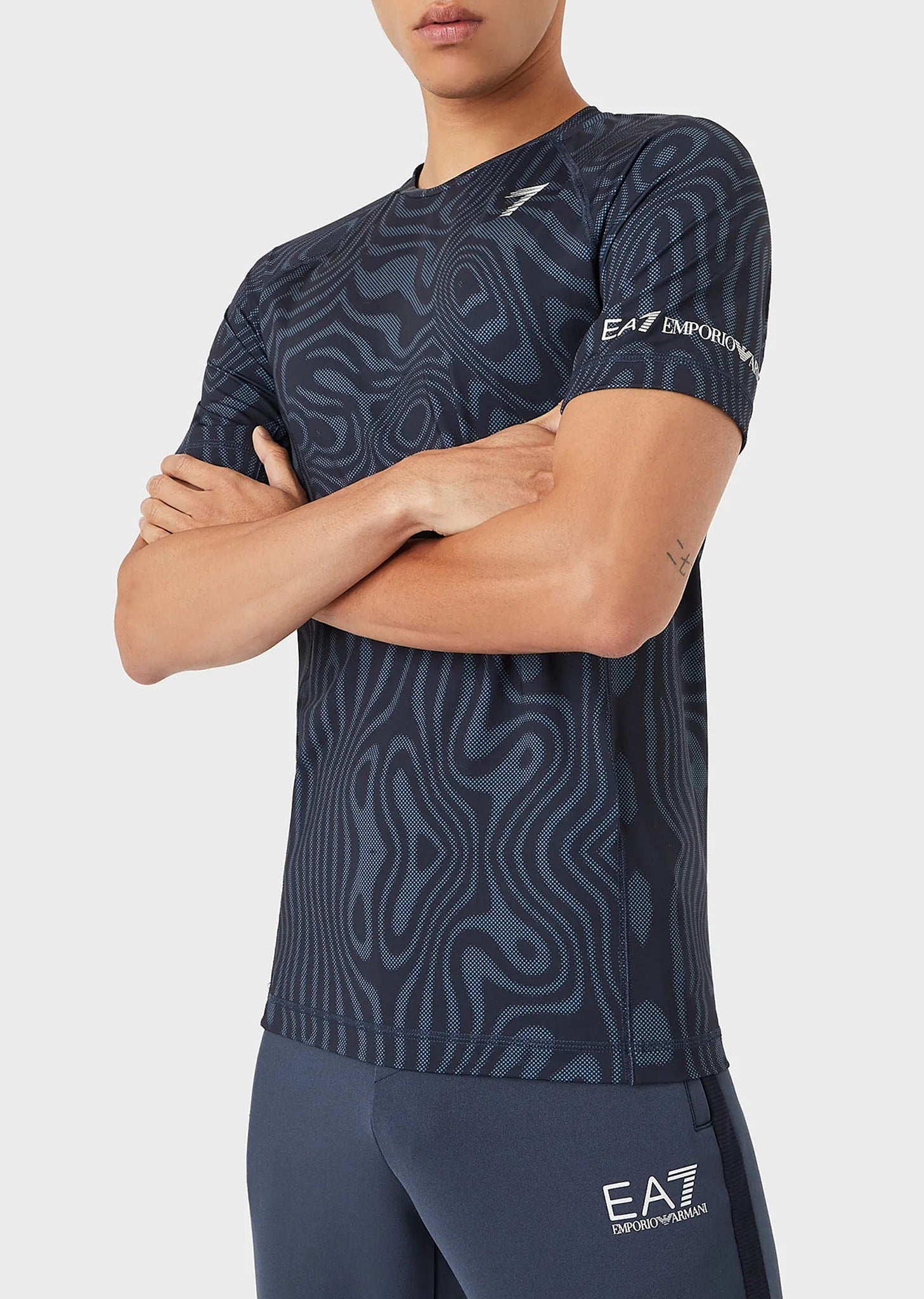 3LPT19_PJ3UZ_2502_ea7_emporio_armani_02414_blu_2.jpg?v=1779474518