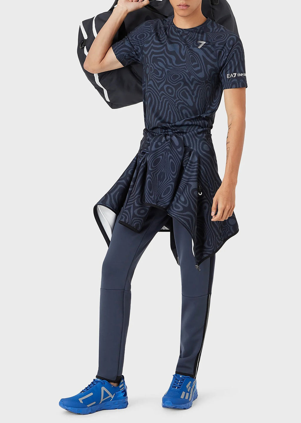 3LPT19_PJ3UZ_2502_ea7_emporio_armani_02414_blu_4.jpg?v=1779474517