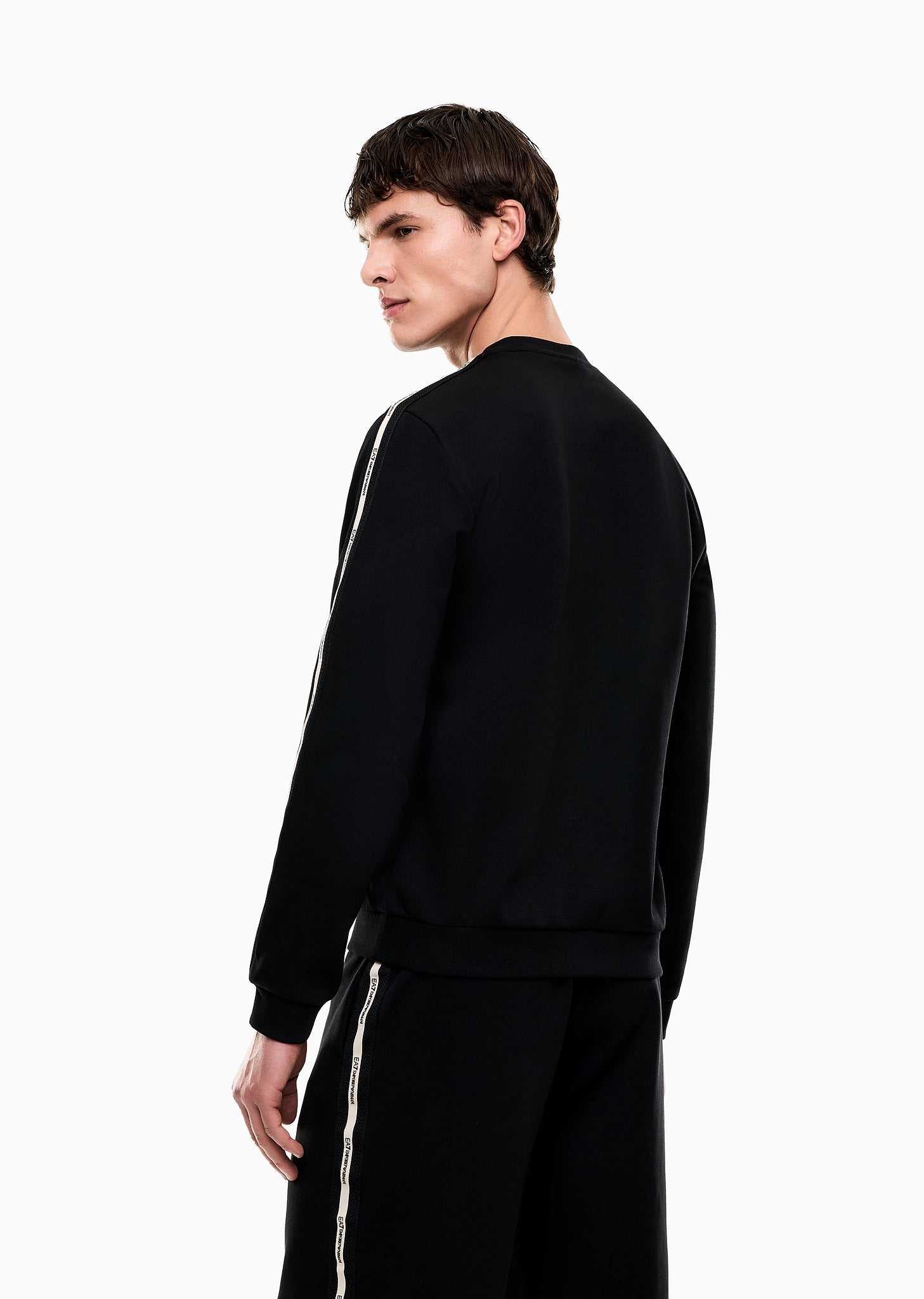 7M001478_AF12660_Emporio_Armani_Ea7_05870_NERO_4.jpg?v=1775907530