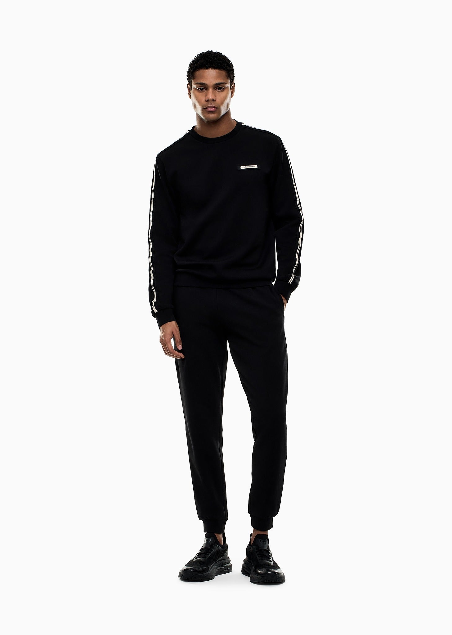 7M001482_AF12660_ea7_emporio_armani_05872_nero_2.jpg?v=1775927688