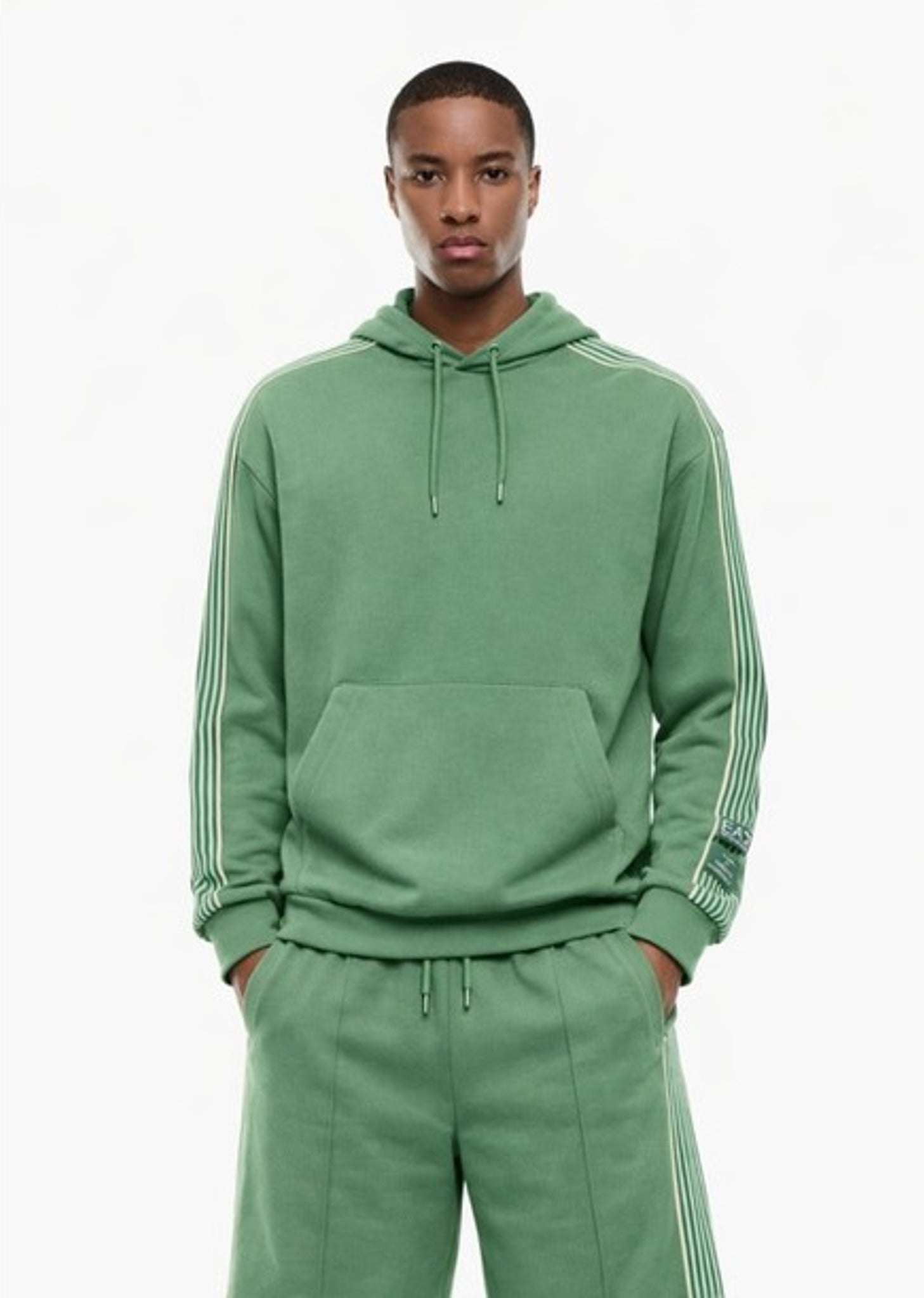7M001508_AF12660_ea7_emporio_armani_05895_verde_4.jpg?v=1775907530