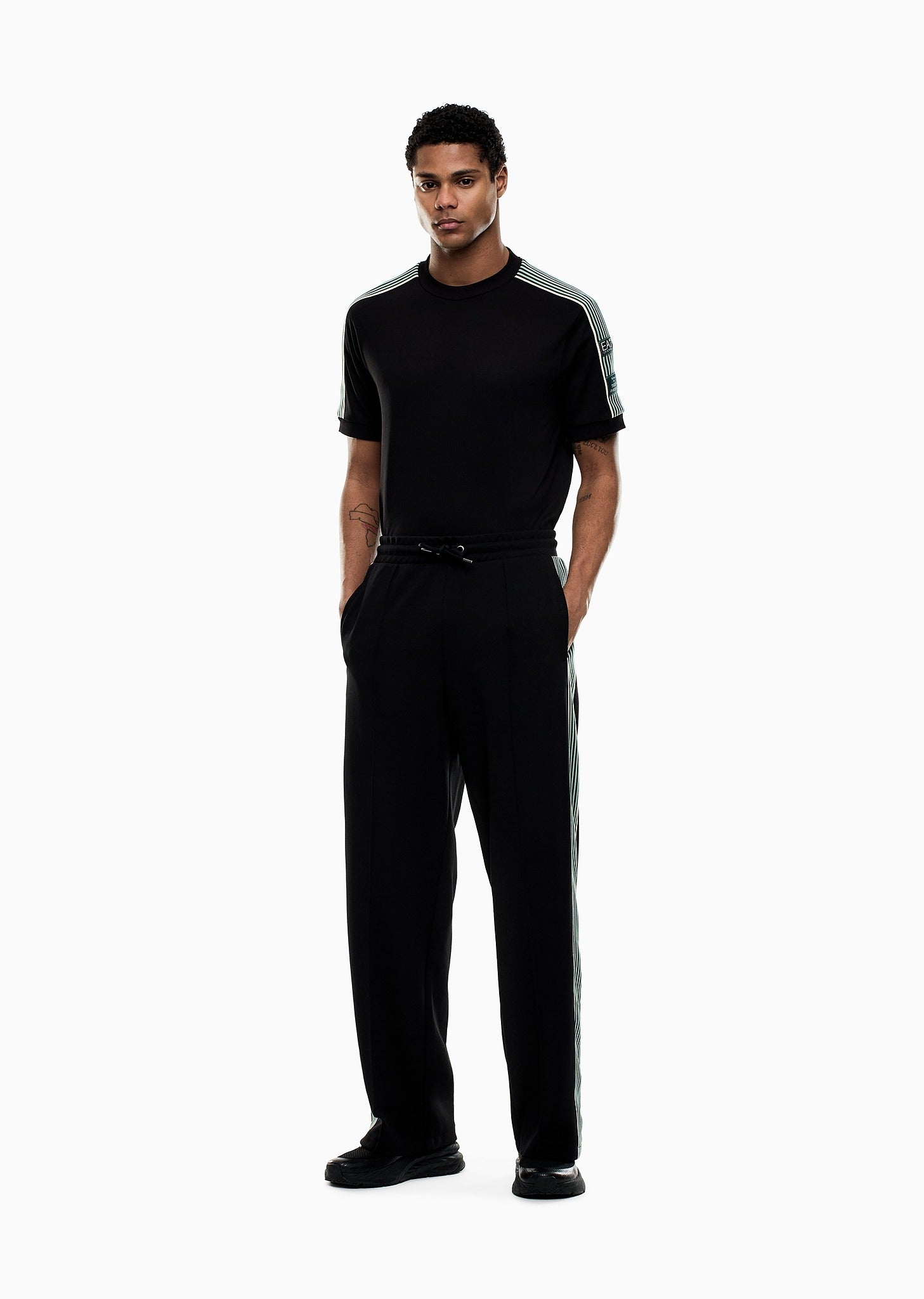 7M001509_AF12660_ea7_emporio_armani_05896_nero_2.jpg?v=1775907528