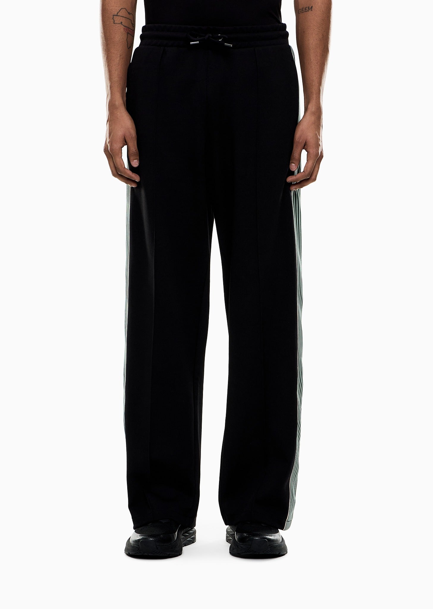 7M001509_AF12660_ea7_emporio_armani_05896_nero_4.jpg?v=1775907529