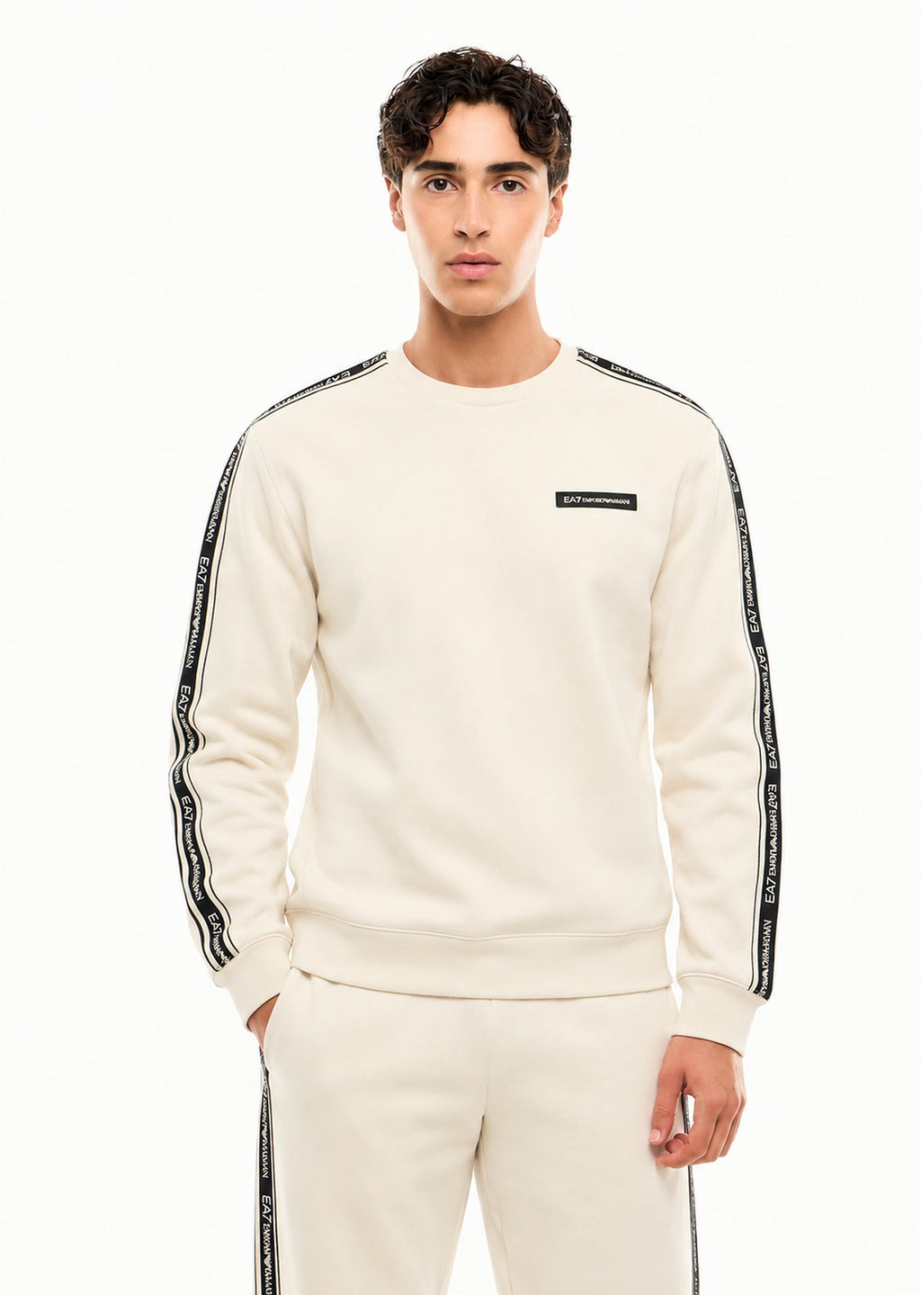 7M002195_AF10377_U1079_ea7_emporio_armani_06296_panna_2.avif?v=1788971852