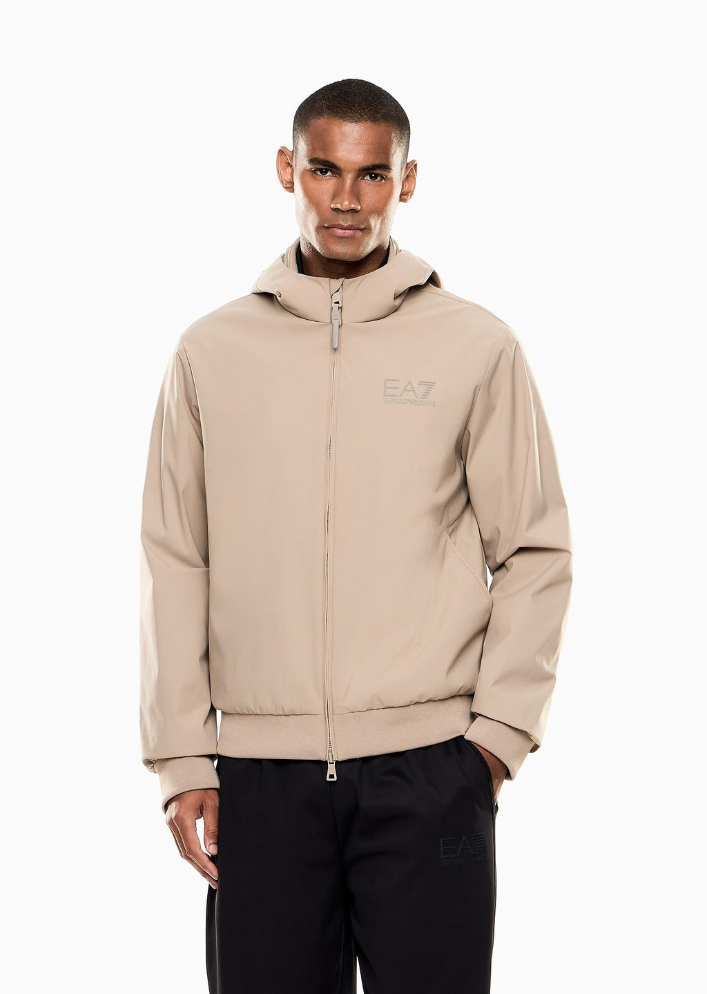 7M002279_AF21228_ea7_emporio_armani_05898_sabbia_4.jpg?v=1775907534
