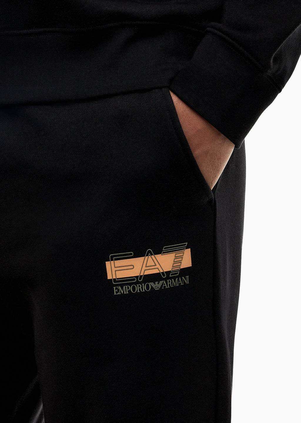 7M002428_AF10377_UC001_ea7_emporio_armani_06312_nero_7.avif?v=1788941746