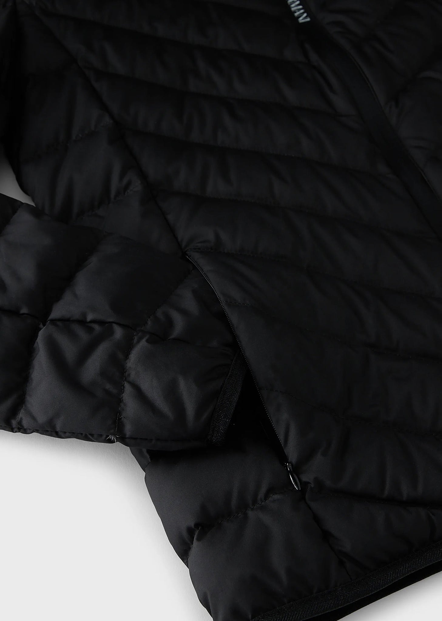 8NPB14_PNE1Z_1200_ea7_emporio_armani_02401_nero_5.jpg?v=1779474515