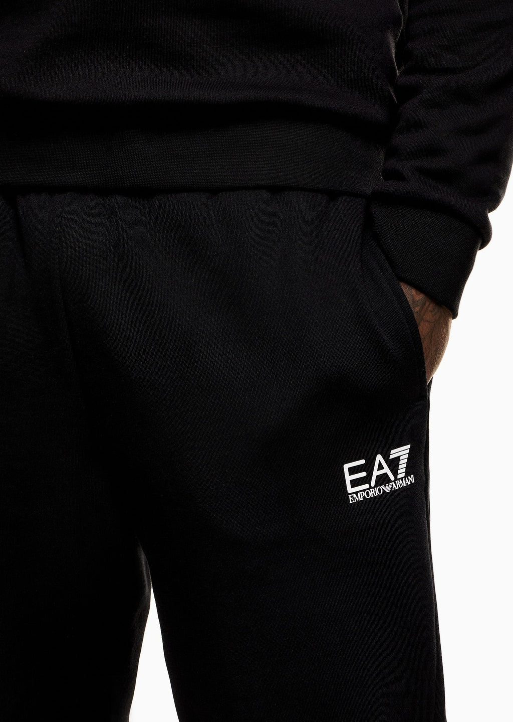 8NPP64_PJVTZ_ea7_emporio_armani_05745_nero_2.jpg?v=1779436700