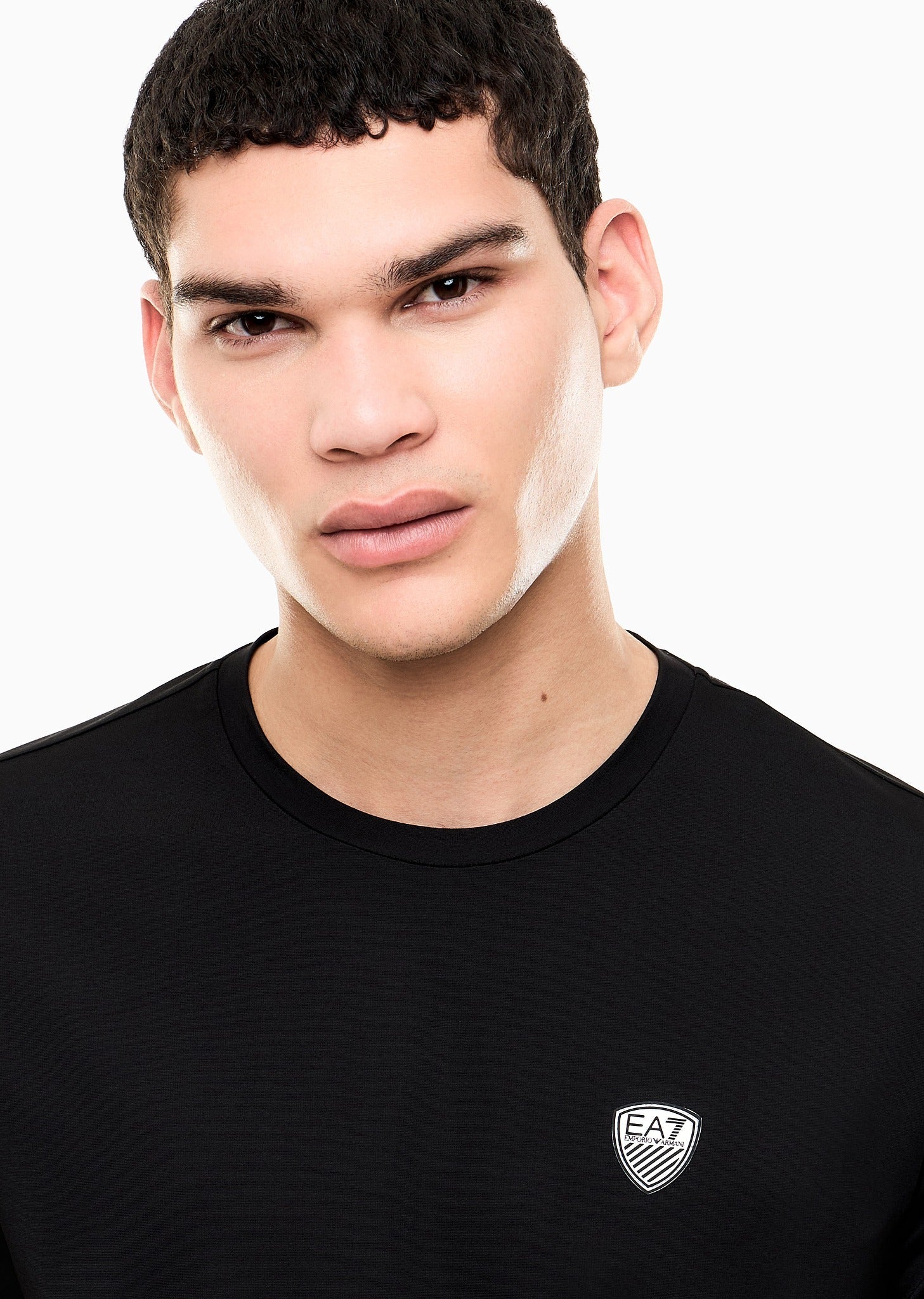 8NPT16_PJRGZ_1100_EMPORIO_ARMANI_EA7_05476_NERO_2.jpg?v=1779436699