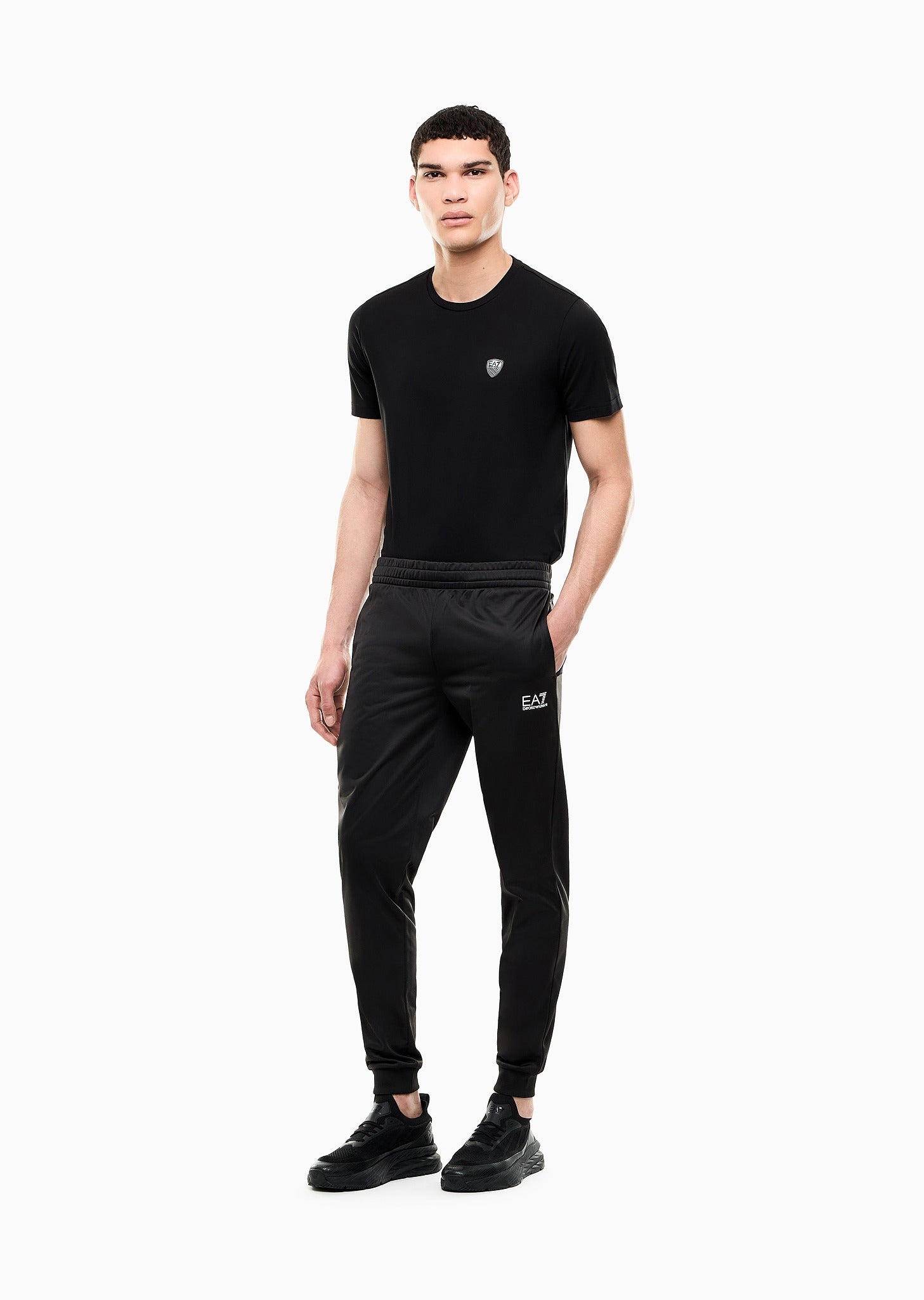8NPT16_PJRGZ_1100_EMPORIO_ARMANI_EA7_05476_NERO_5.jpg?v=1779436696