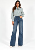 M13_HILLARY_T4L1003_MET_06332_DENIM_1.avif?v=1791025537